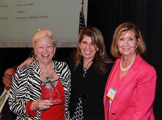 It’s all smiles for the Peyton Tuthill Award winner, Lara Hudson, Sara Andrews (OH), and Pat Tuthill. (2015)